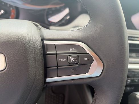 Used 2023 Jeep Compass Latitude w/ Convenience Group image 33