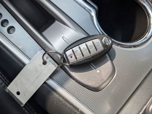 Used 2020 Nissan Pathfinder SL image 26