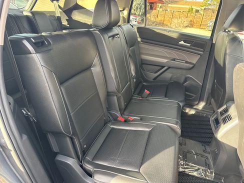 Used 2021 Volkswagen Atlas SE image 16