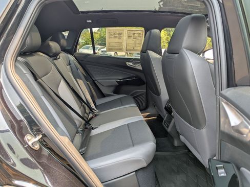 Used 2023 Volkswagen ID.4 Pro S AWD/4WD image 33
