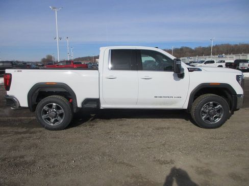 New 2026 GMC Sierra 2500 SLE w/ SLE Value Package; image 3