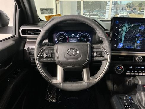 Used 2026 Toyota Tacoma TRD Off-Road AWD/4WD image 17