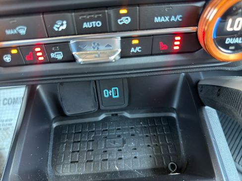 Used 2024 Ford Bronco Outer Banks AWD/4WD image 30