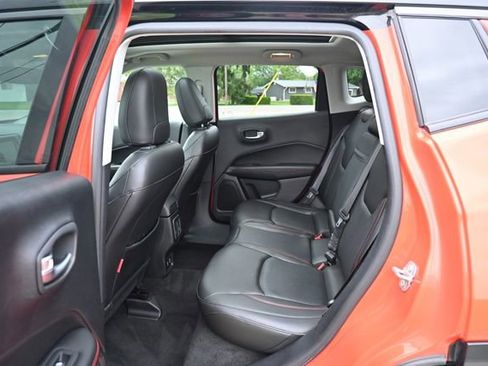 Used 2018 Jeep Compass Trailhawk w/ Leather Interior Group AWD/4WD image 24