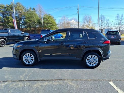 Certified 2022 Toyota Corolla Cross LE image 22