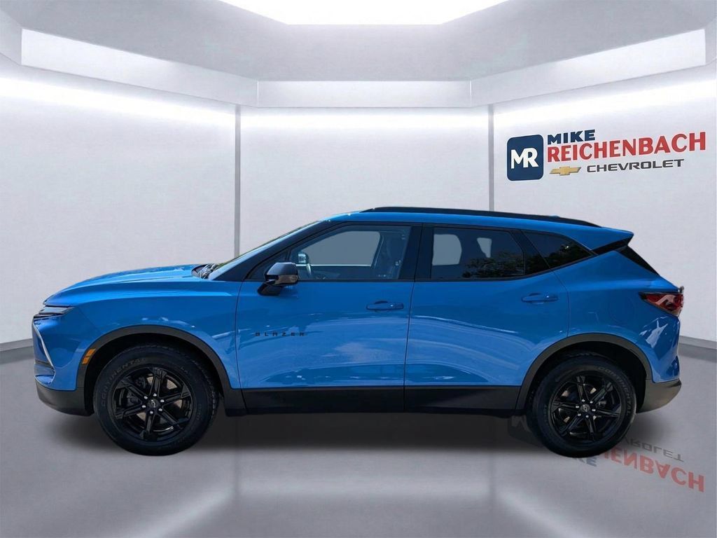Used 2024 Chevrolet Blazer LT w/ Convenience Package FWD image 7
