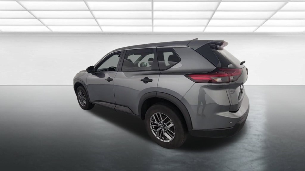 Used 2024 Nissan Rogue S AWD/4WD image 6