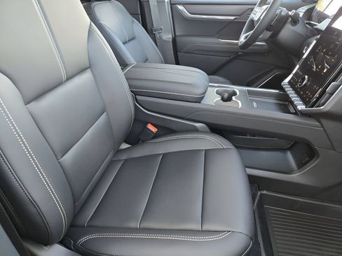 New 2026 GMC Acadia Elevation w/ Elevation Premium Package FWD image 9
