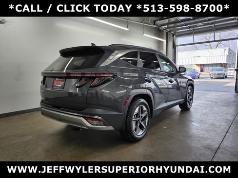 Certified 2025 Hyundai Tucson SEL image 3