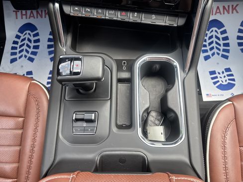 Used 2025 GMC Sierra 1500 Denali Ultimate AWD/4WD image 9