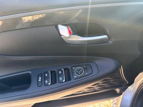 Used 2023 Hyundai Santa Fe SEL FWD image 11