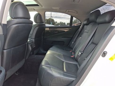 Used 2014 Lexus LS 460 AWD w/ Comfort Package image 8