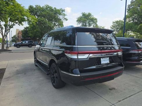 Used 2024 Lincoln Navigator Reserve AWD/4WD image 3