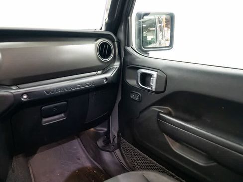 Used 2023 Jeep Wrangler Unlimited w/ Cold Weather Group AWD/4WD image 10
