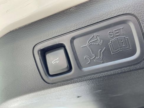 Used 2018 Lincoln Navigator L Reserve AWD/4WD image 19