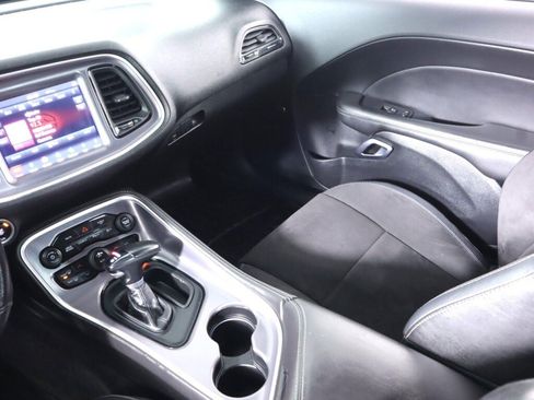 Used 2019 Dodge Challenger R/T Scat Pack w/ Shaker Package image 32