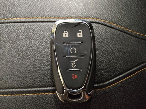 Used 2019 Chevrolet Traverse LT FWD image 32