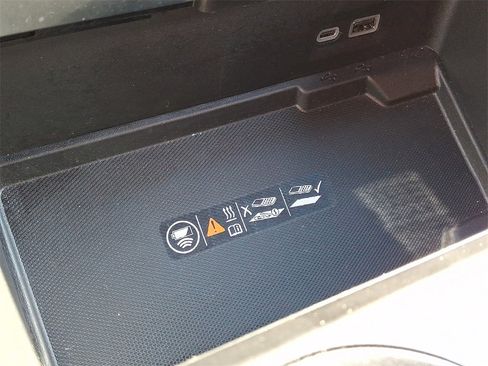 Certified 2025 GMC Yukon Denali image 24