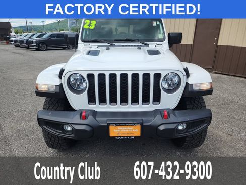 Used 2023 Jeep Gladiator Rubicon w/ Cold Weather Group AWD/4WD image 3