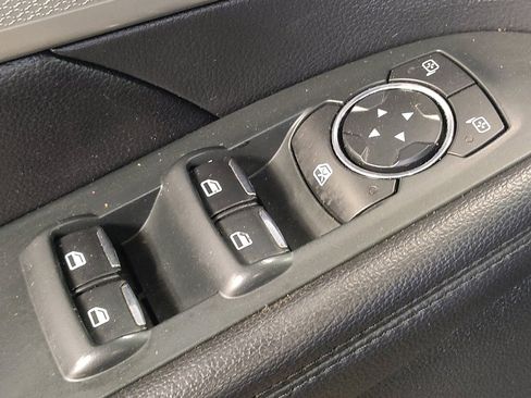 Used 2016 Ford Explorer XLT image 27