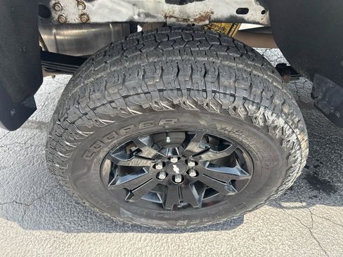 Used 2018 Chevrolet Colorado ZR2 w/ ZR2 Dusk Special Edition AWD/4WD image 9