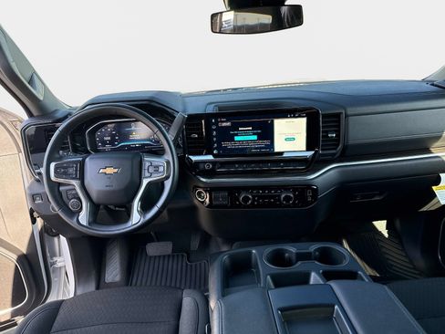 Used 2025 Chevrolet Silverado 2500 LT w/ Convenience Package image 17