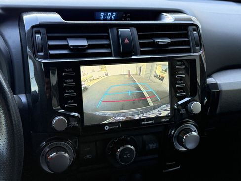 Used 2020 Toyota 4Runner TRD Off-Road Premium w/ Moonroof Package AWD/4WD image 17