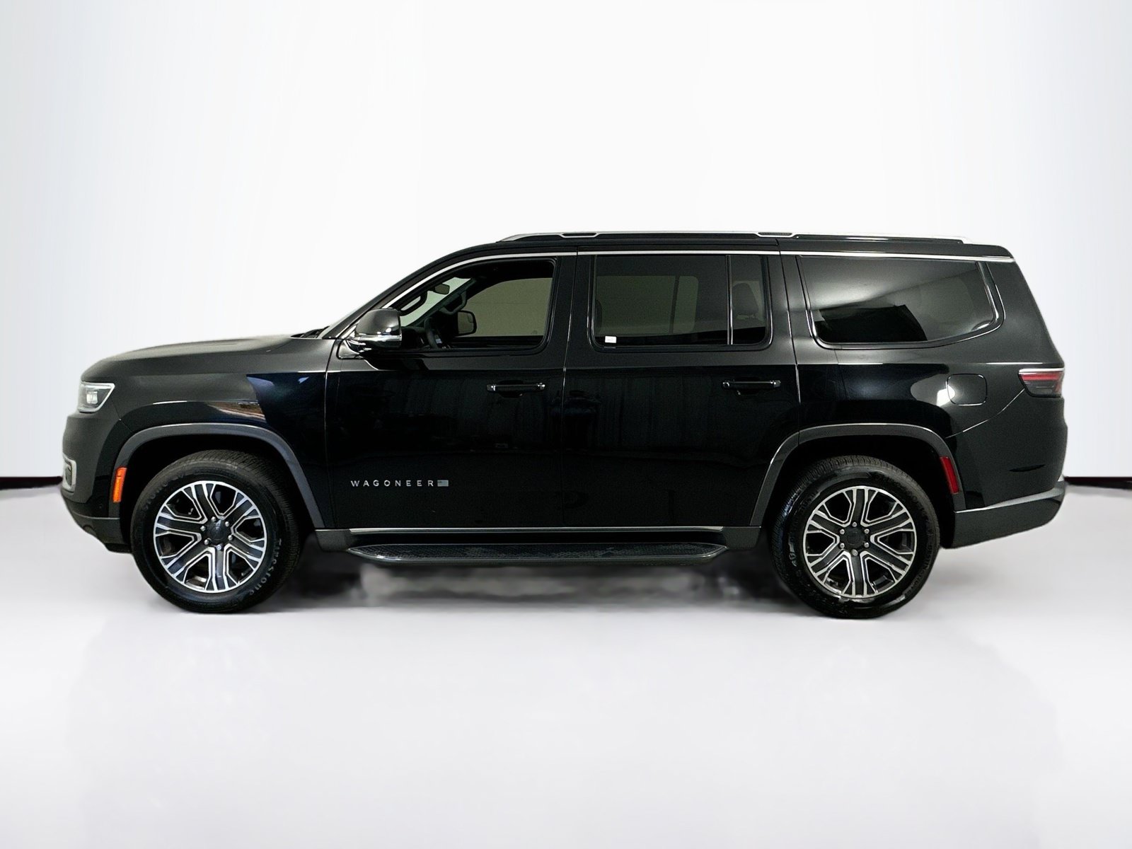 Used 2022 Jeep Wagoneer Series III RWD image 8