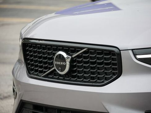 Certified 2026 Volvo XC40 B5 Plus AWD/4WD image 20