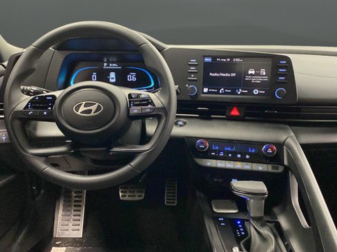 New 2026 Hyundai Elantra SEL Sport FWD image 11