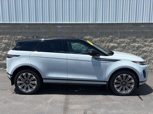 Used 2025 Land Rover Range Rover Evoque S AWD/4WD image 2