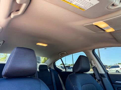 Used 2022 Nissan Altima 2.5 SV FWD image 17