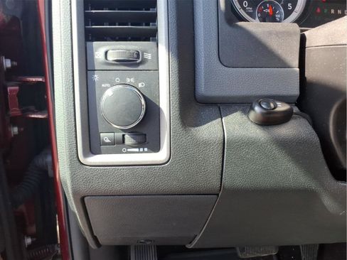 Used 2016 RAM 2500 Tradesman w/ Chrome Appearance Group image 18