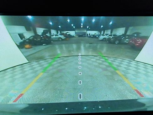 Used 2020 Jeep Renegade Latitude w/ Cold Weather Group image 18