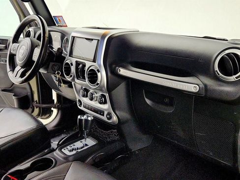 Used 2016 Jeep Wrangler Unlimited Sahara w/ Dual Top Group AWD/4WD image 24