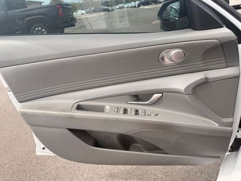 Used 2025 Hyundai Elantra Sport FWD image 7