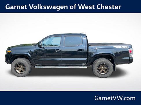 Used 2022 Toyota Tacoma TRD Sport w/ Technology Package AWD/4WD image 2