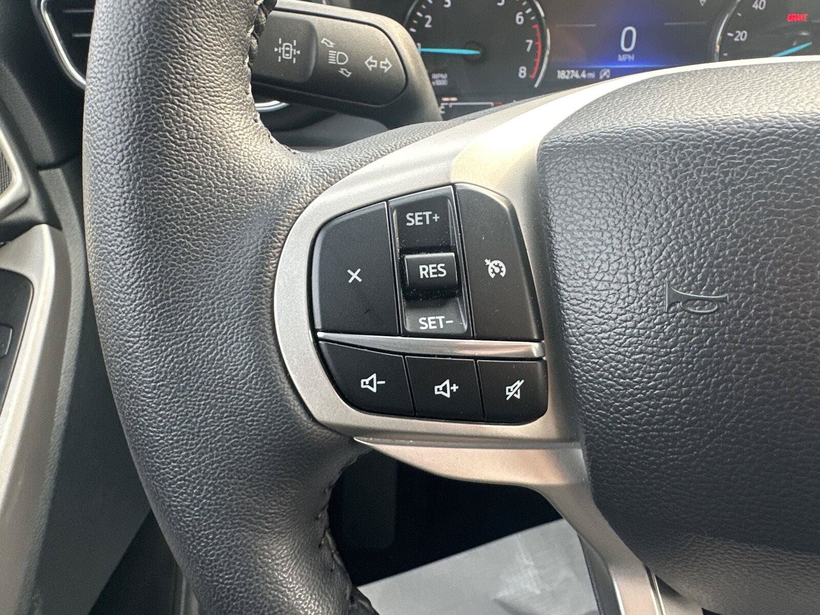 Used 2024 Ford Explorer XLT w/ Equipment Group 202A AWD/4WD image 23