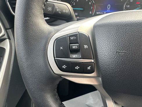 Used 2024 Ford Explorer XLT w/ Equipment Group 202A AWD/4WD image 23