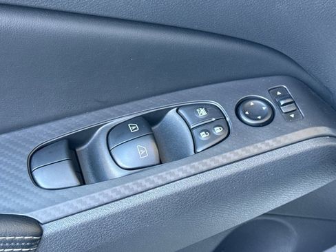 Used 2025 Nissan Altima 2.5 SV FWD image 13