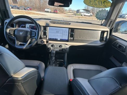 Used 2023 Ford Bronco Wildtrak image 17