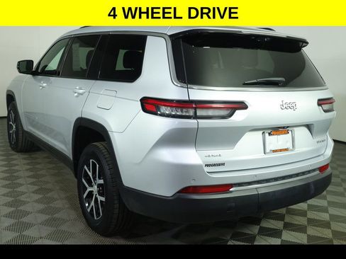 Used 2024 Jeep Grand Cherokee L Limited w/ Luxury Tech Group II image 4