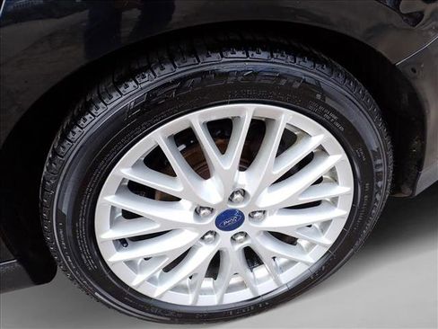 Used 2014 Ford Focus Titanium FWD image 6