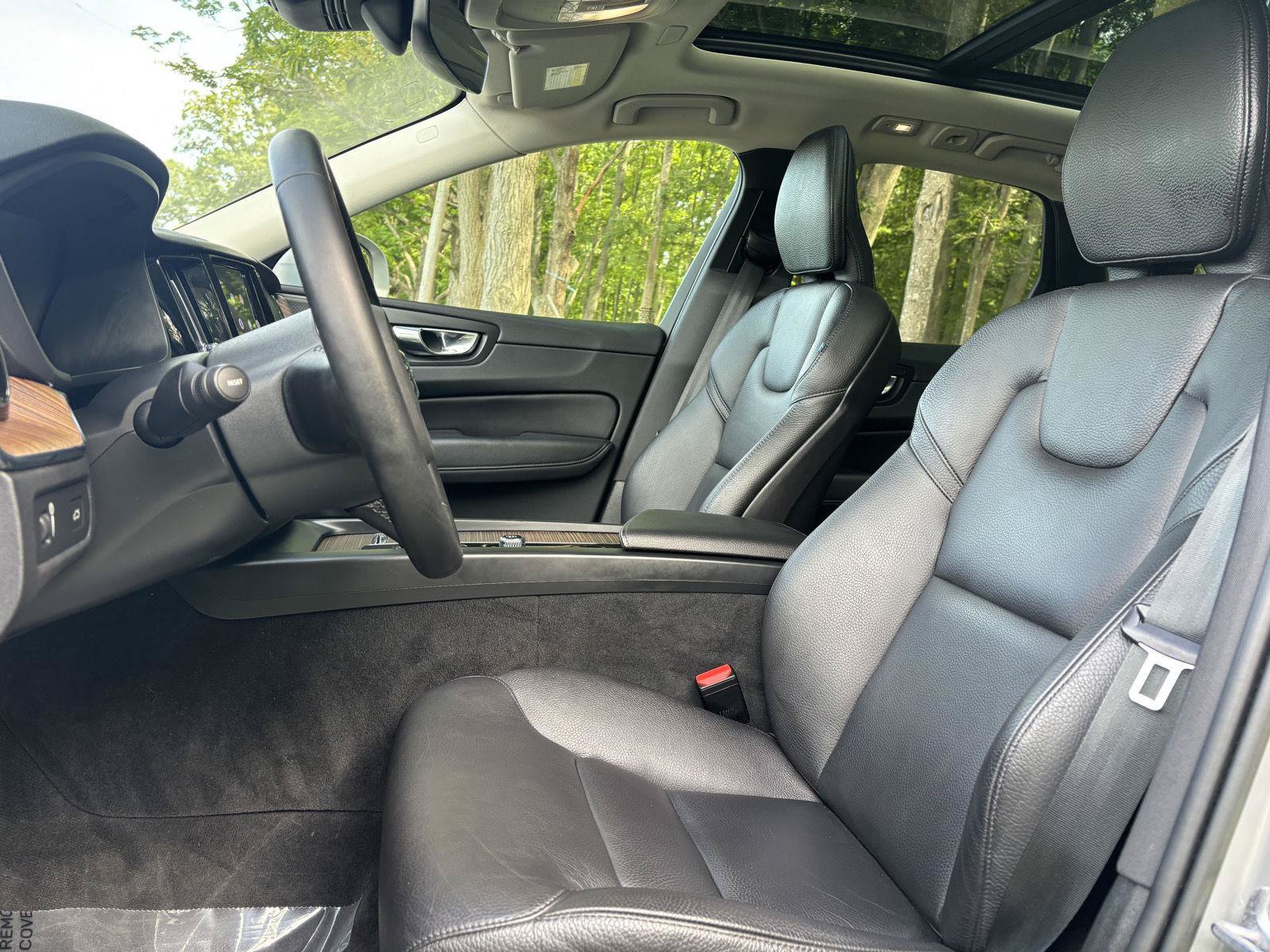 Used 2022 Volvo XC60 B5 Momentum w/ Climate Package AWD/4WD image 26
