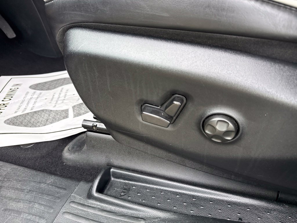 Used 2025 Chrysler Pacifica Limited FWD image 31