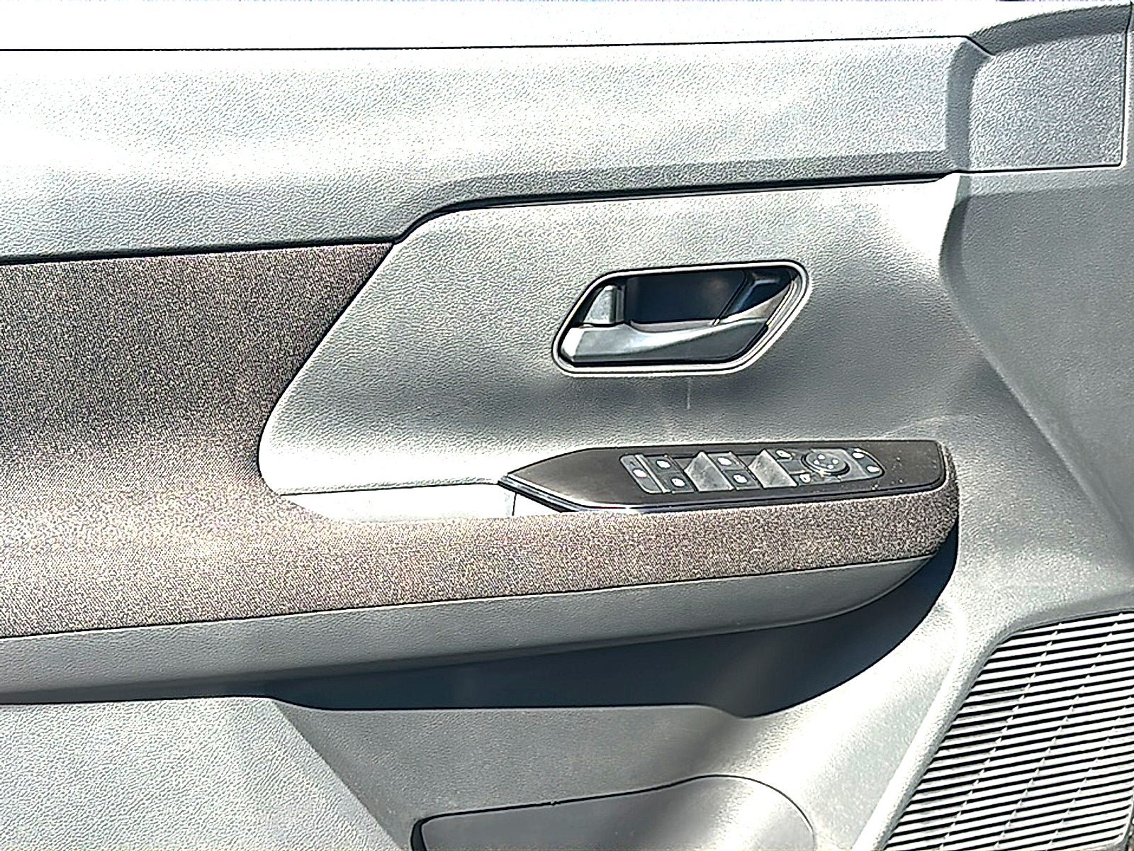 New 2027 Nissan Kicks S FWD image 13