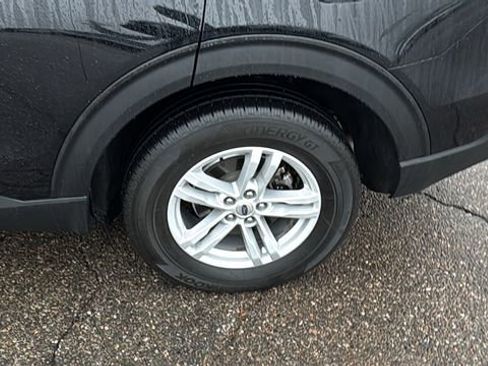 Certified 2022 Ford Explorer XLT w/ Equipment Group 202A image 27