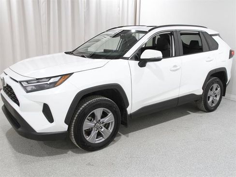 Used 2024 Toyota RAV4 XLE image 3