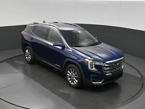 Used 2022 GMC Terrain SLT w/ Tech Package image 10