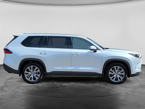 Used 2024 Toyota Grand Highlander AWD Hybrid image 8